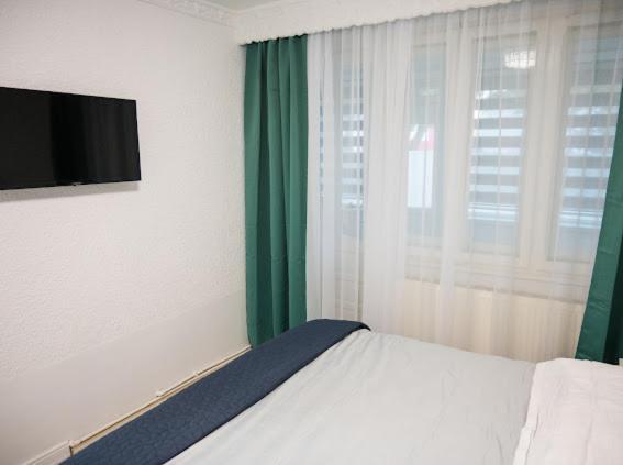 Escape Aparthotel Сучава Екстер'єр фото